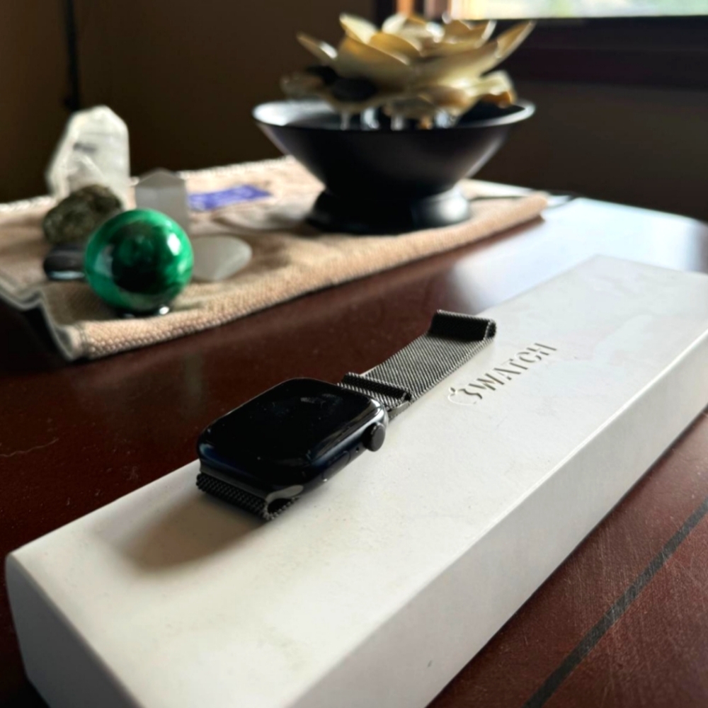 Pre-owned Apple Watch Series 8